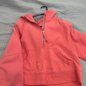 lululemon cropped scuba